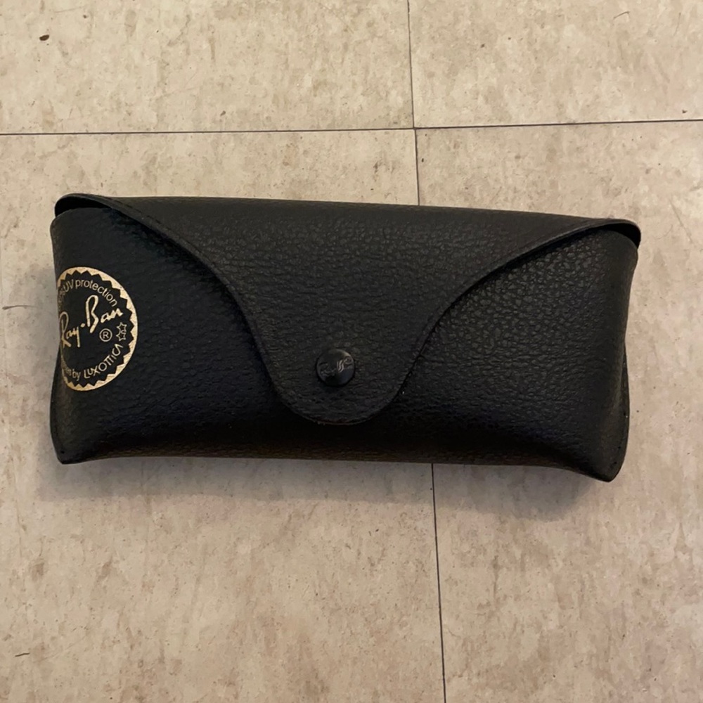 EMPTY black ray bans case